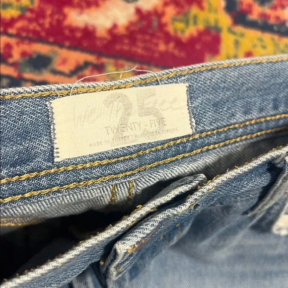 Free People size 0 jeans knee holes Distressed Blue Jeans - Picture 4 of 8